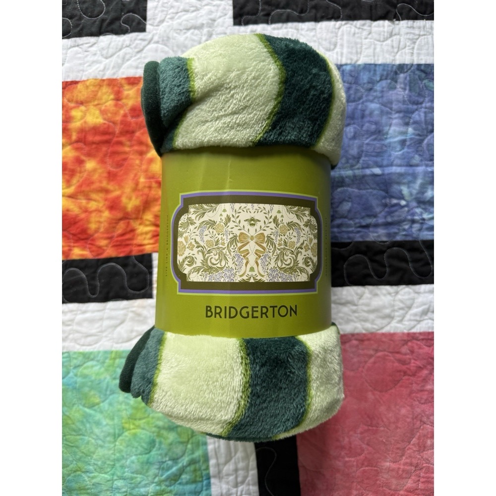 Bridgerton Fleece Throw Blanket "Dearest Gentle Reader" 50" X 60"